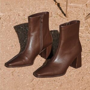 Brown heeled bootie